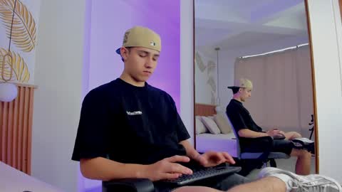  THEO- MATEO  online show from 12-19-24, 01:29