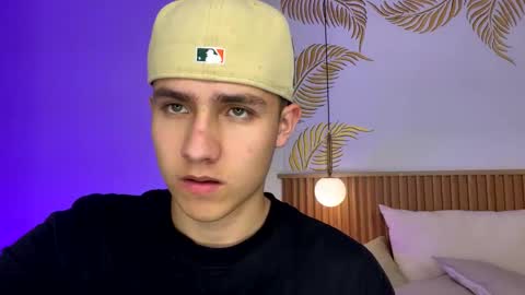  THEO- MATEO  online show from 12-28-24, 04:30