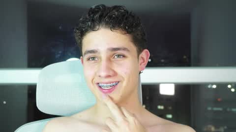  THEO- MATEO  online show from 02-12-25, 11:30