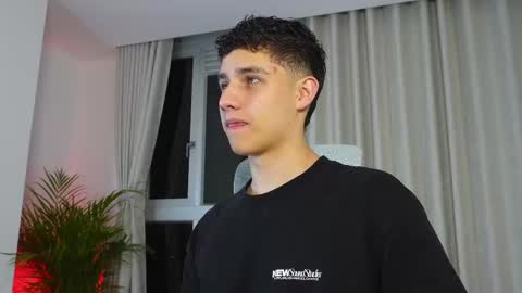  THEO- MATEO  online show from 02-22-25, 11:35