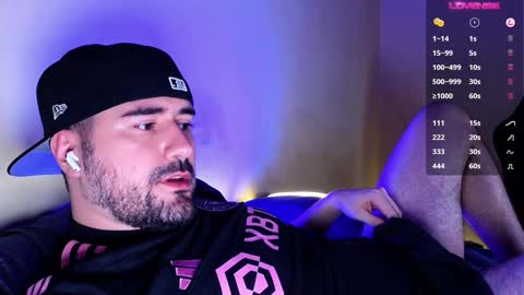 Snapshot of theoravi chatting on 12-24-24, 03:05 Theo Ravi online show from 12-24-24, 03:05