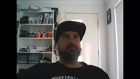Snapshot of theozbeardguy chatting on 05-11-26, 12:05 aussiebeard online show from 05-11-26, 12:05