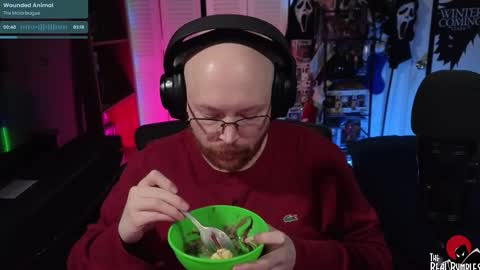 Snapshot of therealbumbles chatting on 01-10-26, 03:08 Bumbles or B online show from 01-10-26, 03:08