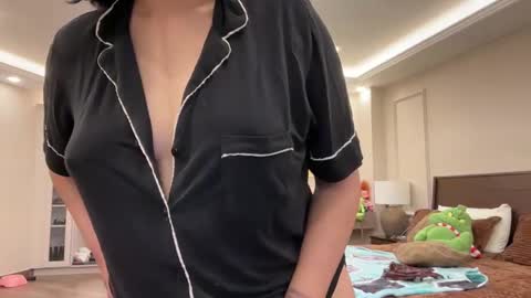 Snapshot of therealcamilabaddie chatting on 09-29-25, 10:25 therealcamilabaddie online show from 09-29-25, 10:25