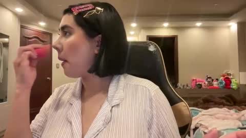 Snapshot of therealcamilabaddie chatting on 11-06-25, 04:35 therealcamilabaddie online show from 11-06-25, 04:35