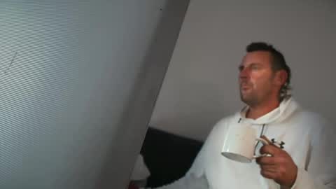 Snapshot of therealkurva4u chatting on 12-30-24, 09:08 therealkurva4u online show from 12-30-24, 09:08