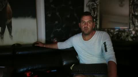 Snapshot of therealkurva4u chatting on 02-20-25, 07:08 therealkurva4u online show from 02-20-25, 07:08