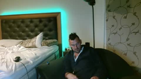 Snapshot of therealkurva4u chatting on 10-15-25, 10:15 therealkurva4u online show from 10-15-25, 10:15