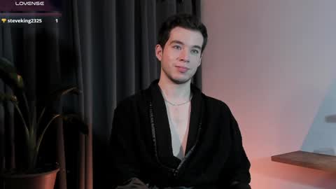 Snapshot of therealmartincox chatting on 12-16-24, 01:42 4th online show from 12-16-24, 01:42