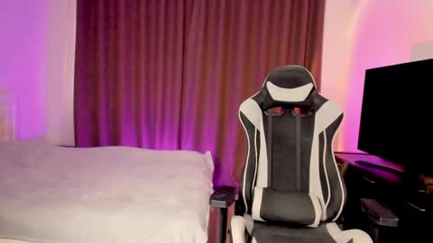 Theresa online show from 10-15-25, 04:56