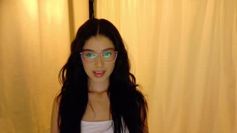 Snapshot of therose_mar chatting on 09-12-25, 01:06 Mar online show from 09-12-25, 01:06