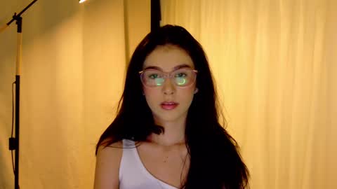 Snapshot of therose_mar chatting on 09-14-25, 11:59 Mar online show from 09-14-25, 11:59