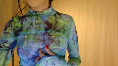 Snapshot of therose_mar chatting on 09-20-25, 10:33 Mar online show from 09-20-25, 10:33