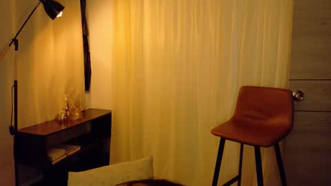 Snapshot of therose_mar chatting on 10-06-25, 01:14 Mar online show from 10-06-25, 01:14