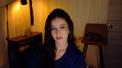 Snapshot of therose_mar chatting on 10-21-25, 11:38 Mar online show from 10-21-25, 11:38