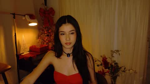 Snapshot of therose_mar chatting on 11-28-25, 11:51 Mar online show from 11-28-25, 11:51