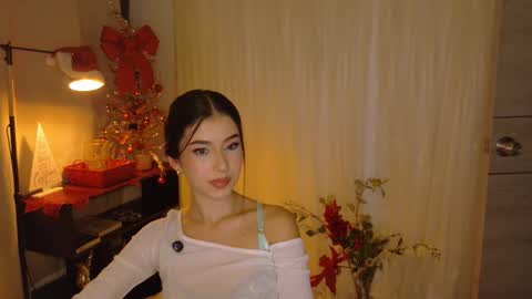 Snapshot of therose_mar chatting on 11-30-25, 12:03 Mar online show from 11-30-25, 12:03