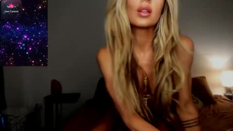Snapshot of theselina_kyle chatting on 06-03-26, 04:12 Selina Kyle online show from 06-03-26, 04:12