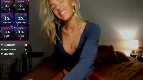 Snapshot of theselina_kyle chatting on 06-11-26, 02:53 Selina Kyle online show from 06-11-26, 02:53