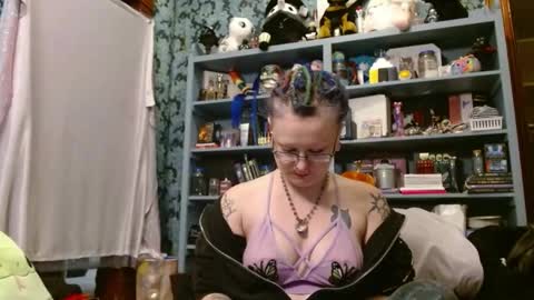 Siren of the Fae online show from 12-20-25, 03:35