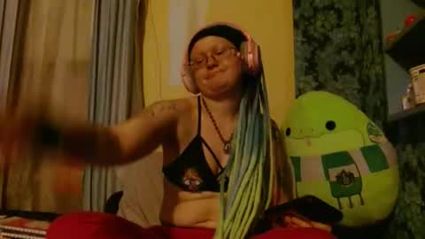 Siren of the Fae online show from 04-21-26, 01:42