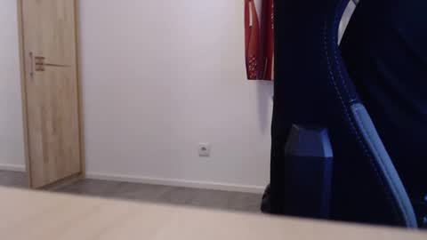 Snapshot of theskylake1 chatting on 11-07-25, 06:19 theskylake1 online show from 11-07-25, 06:19