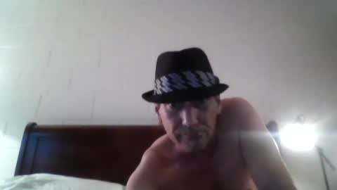 Snapshot of thestardad394997 chatting on 06-18-26, 02:43 thestardad394997 online show from 06-18-26, 02:43