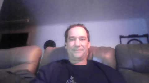 Snapshot of thestardad394997 chatting on 06-25-26, 04:22 thestardad394997 online show from 06-25-26, 04:22
