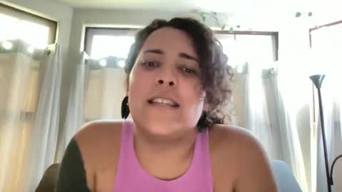 Snapshot of thethiccilakeshow chatting on 10-01-25, 03:23 thethiccilakeshow online show from 10-01-25, 03:23