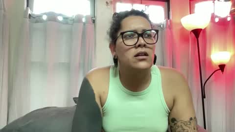 Snapshot of thethiccilakeshow chatting on 10-07-25, 01:36 thethiccilakeshow online show from 10-07-25, 01:36