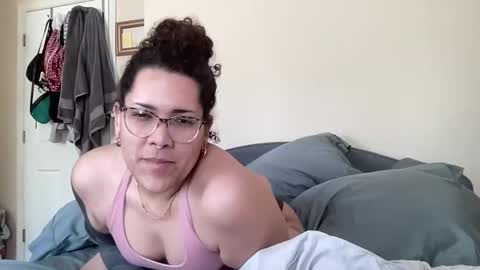 Snapshot of thethiccilakeshow chatting on 04-07-26, 06:30 thethiccilakeshow online show from 04-07-26, 06:30