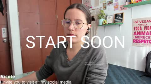 Snapshot of thetropicalseduction chatting on 12-20-24, 07:39 Nicole online show from 12-20-24, 07:39