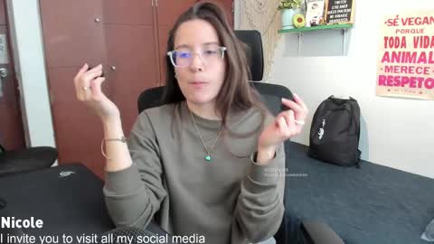 Snapshot of thetropicalseduction chatting on 03-04-25, 07:54 Nicole online show from 03-04-25, 07:54