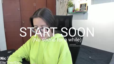 Snapshot of thetropicalseduction chatting on 09-10-25, 12:05 Nicole online show from 09-10-25, 12:05