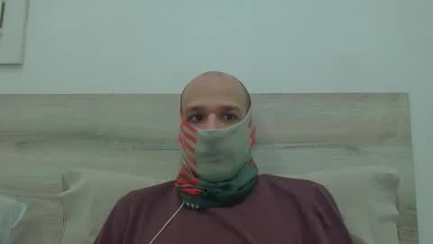Scarf guy online show from 01-08-26, 07:21