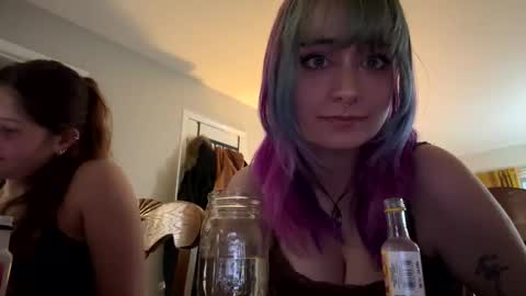 Snapshot of thewildwildwest chatting on 03-02-26, 12:02 West online show from 03-02-26, 12:02