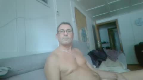 Snapshot of thhe13 chatting on 01-17-25, 08:24 thhe13 online show from 01-17-25, 08:24