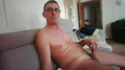 Snapshot of thhe13 chatting on 03-01-25, 11:39 thhe13 online show from 03-01-25, 11:39