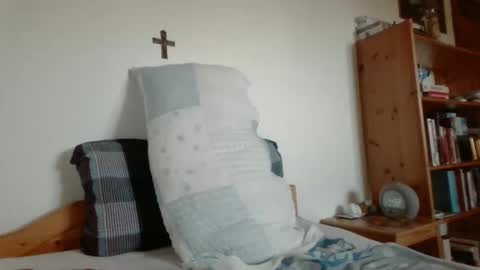 Snapshot of thhe13 chatting on 09-17-25, 12:51 thhe13 online show from 09-17-25, 12:51