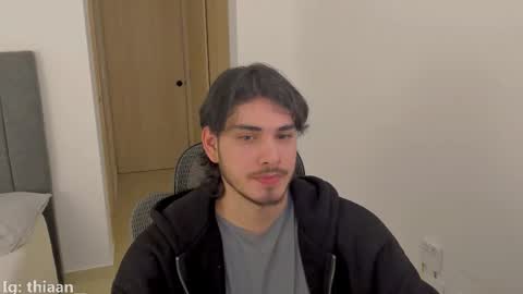 thiaan__ online show from 10-19-25, 01:06