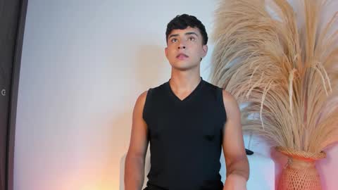 Snapshot of thiago_connor21 chatting on 01-12-26, 11:10 Thiago online show from 01-12-26, 11:10