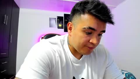 Snapshot of thiago_cp01 chatting on 12-10-24, 05:28 Thiago online show from 12-10-24, 05:28