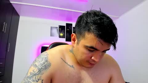 Snapshot of thiago_cp01 chatting on 01-09-25, 11:03 Thiago online show from 01-09-25, 11:03