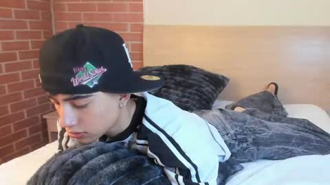 Snapshot of thiago_dv chatting on 07-18-26, 05:50 Thiago online show from 07-18-26, 05:50