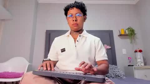 Snapshot of thiago_ftm30 chatting on 07-16-26, 04:40 thiago online show from 07-16-26, 04:40