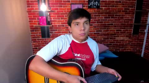 Snapshot of thiago_kozak chatting on 06-06-26, 01:38 thiago online show from 06-06-26, 01:38