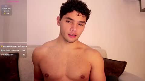 Snapshot of thiago_l chatting on 02-23-25, 12:30 Just Thiago online show from 02-23-25, 12:30