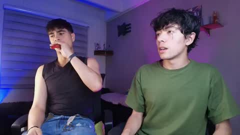 Snapshot of thiago_rockwell chatting on 10-03-25, 08:00 Thiago online show from 10-03-25, 08:00