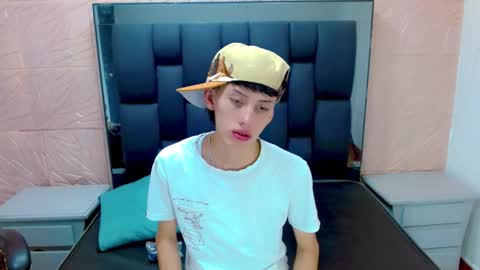thiago_twink38 online show from 11-08-25, 04:23