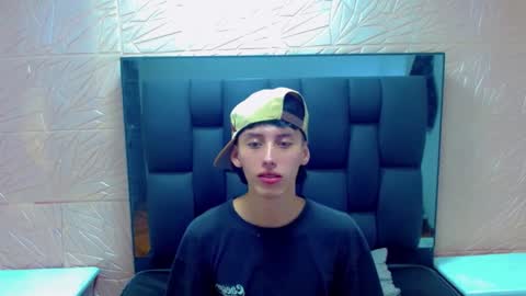 thiago_twink38 online show from 02-22-26, 08:02